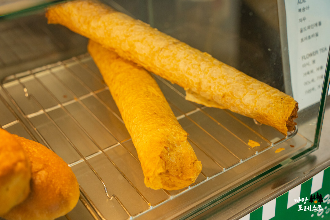 꼬스뗀뇨 소금빵