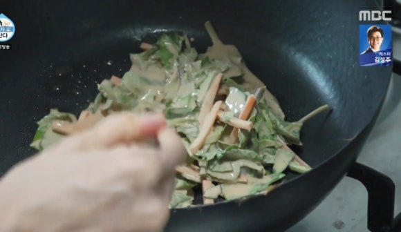 나 혼자 산다 옥자연 도토리묵 요리 3종 레시피 – 도토리묵, 도토리전, 뜨끈한 묵밥까지