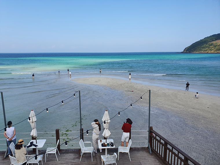 그림같은-바다색