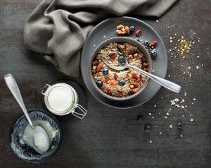 과일을 곁들인 오트밀