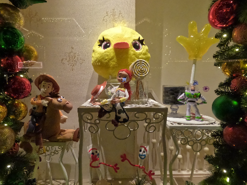 홍콩 디즈니랜드 쇼핑몰의 디스플레이, 토이스토리의 주인공들