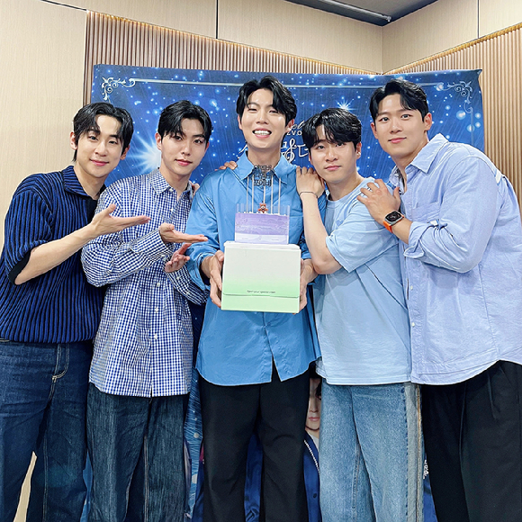 &#39;손태진의 스윗랑데부(Sweet Rendezvous)&#39;에 팬텀싱어4 우승팀 리베란테가 출연한다. [사진=TBS]