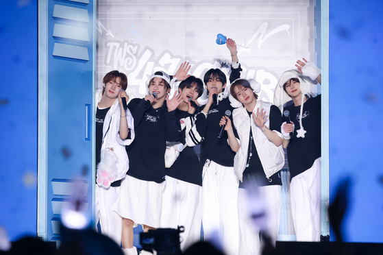 트레저 ‘2025 FNS 가요제 여름' 관련 사진