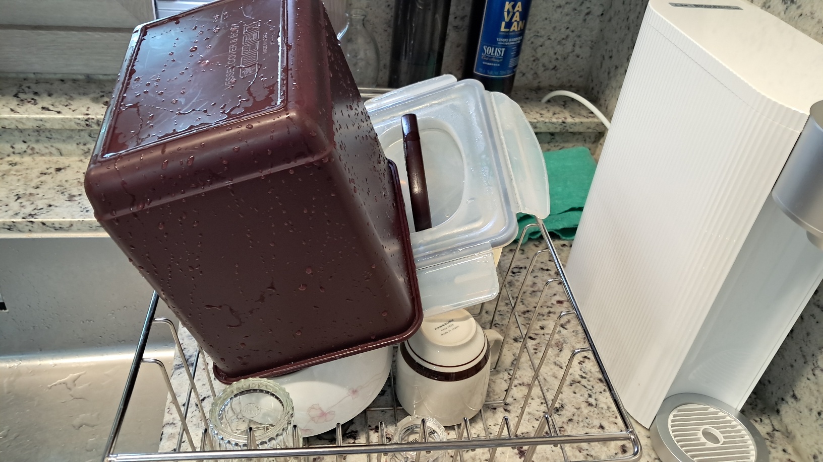 깨끗해진-김치통