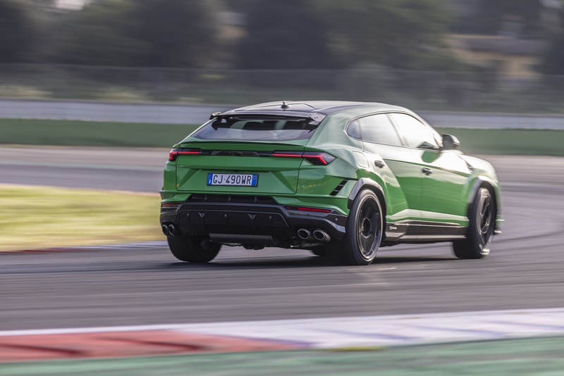 람보르기니 우르스 퍼포만테