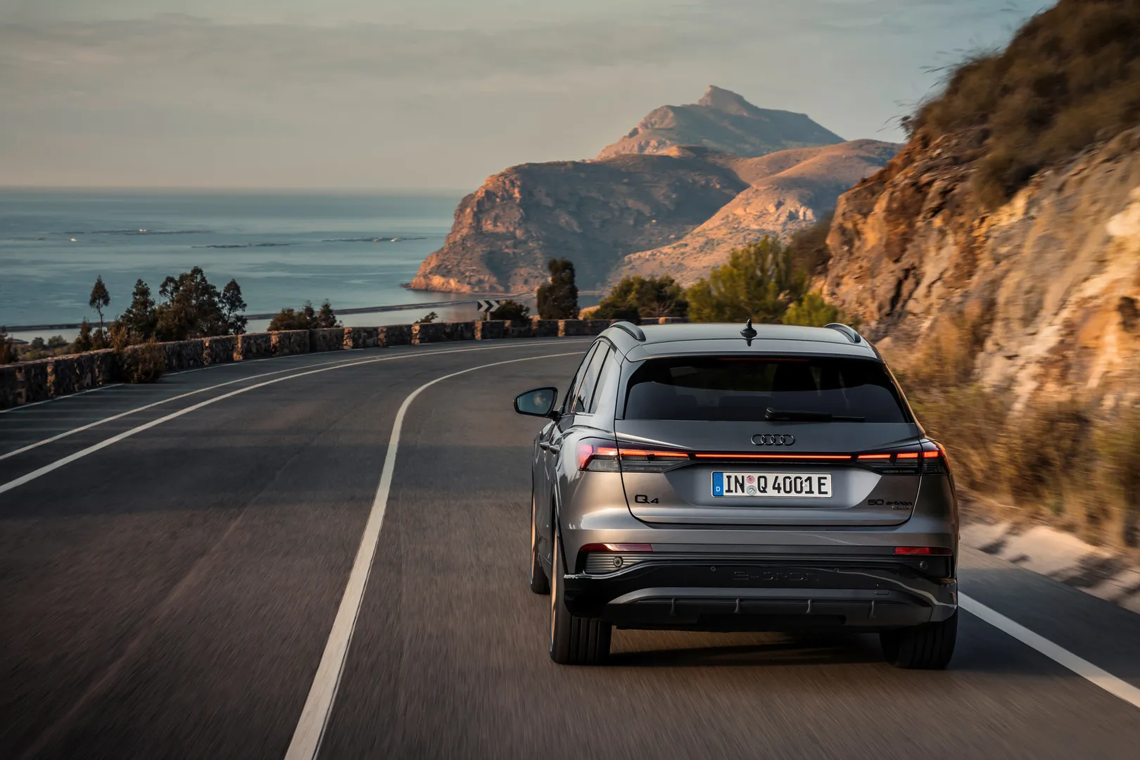 아우디 Q4 e-트론 이미지