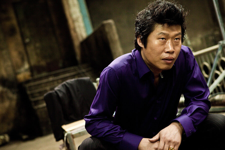 매서운 눈빛의 해동건설 대표 장석구