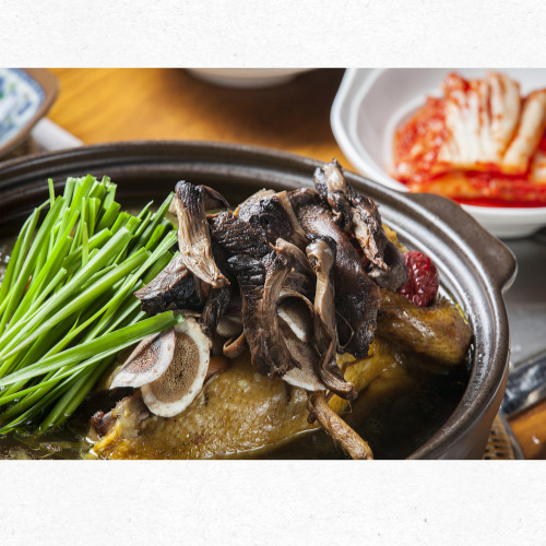 8월 제철버섯 전골 풍미 가득한 요리