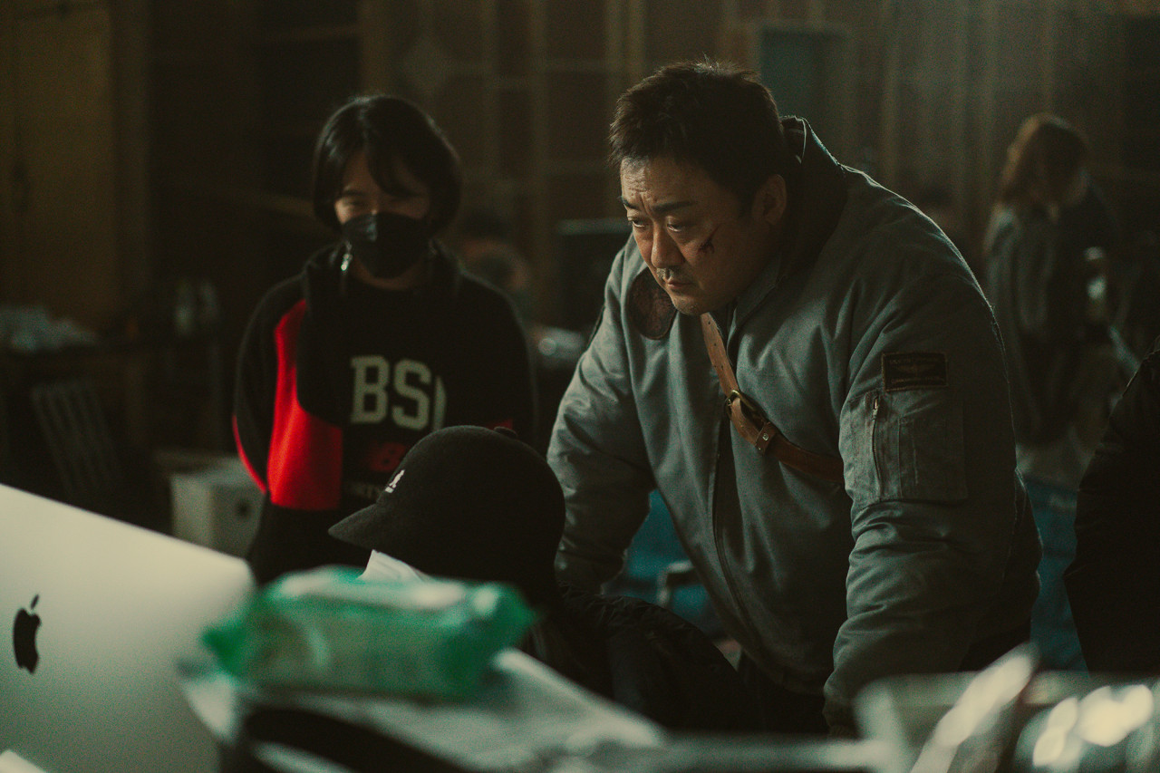 넷플릭스 영화 황야 콘크리트유토피아 유니버스 정보 등장인물 줄거리 내용 결말 후기 평점 