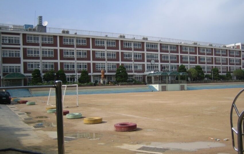 학교입니다.