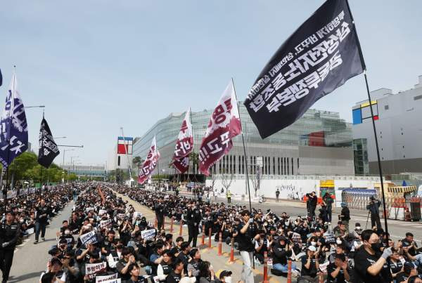 삼성전자 노조위원장 경고: 성과급 15% 요구, 45조 원의 진실은? 이재명 대통령 경고와 파업 손실 분석