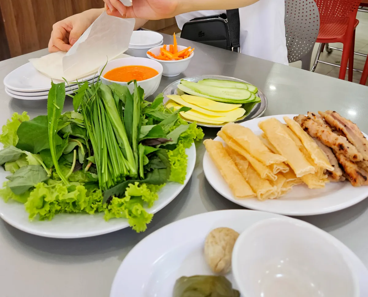 베트남-나트랑-음식-식사-넴느엉-짜루아