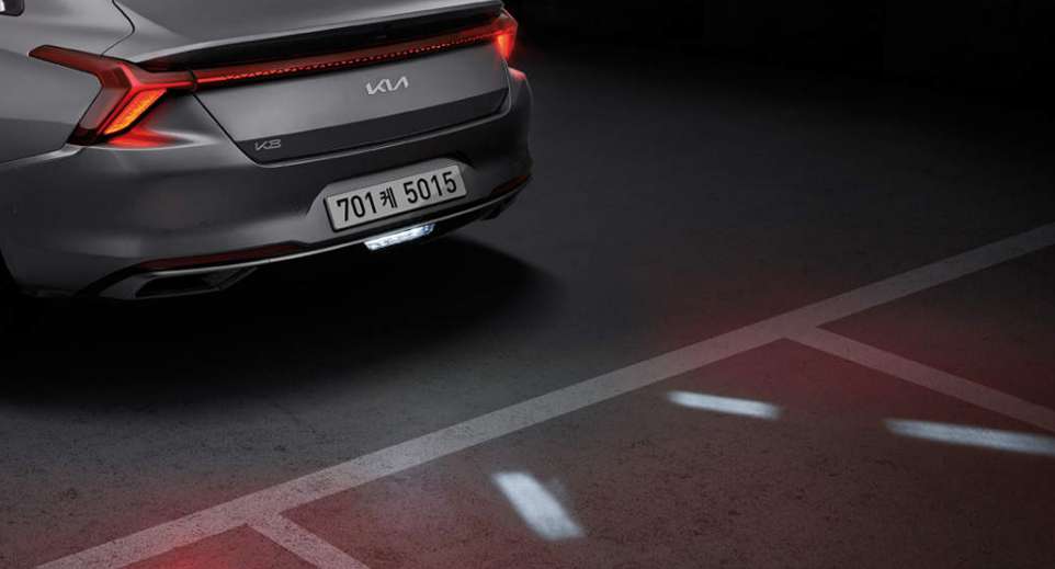 2024 K8 하이브리드 후진 가이드 램프