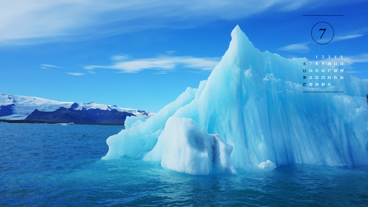 15 푸른 하늘과 빙산 A - 2025년7월 노트북배경화면