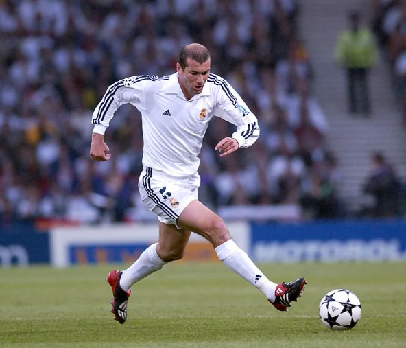 스타일 분석으로 보는 축구레전드 관련 이미지