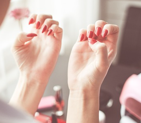 손톱으로 보는 건강상태 10가지