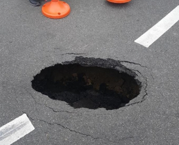 싱크홀: 도심 속 보이지 않는 위협과 그 해결책