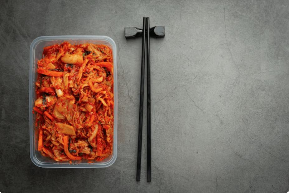 새로 한 김치를 담아 놓은 모습