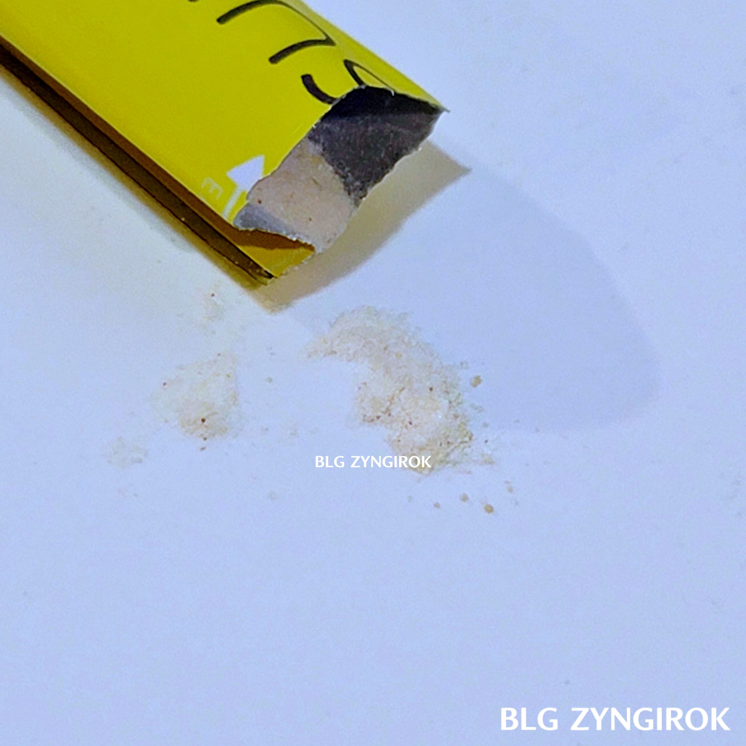 슈퍼레티놀 C - 가루모습이다.