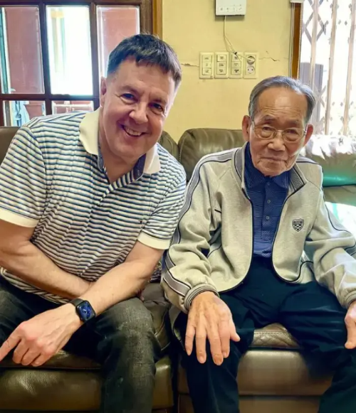 로버트할리-사진