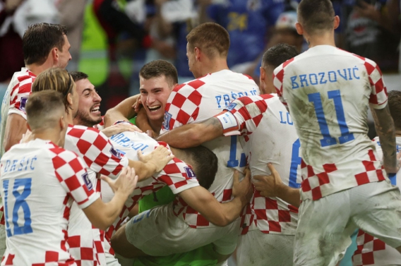 크로아티아 일본 16강전 승부차기 리바코비치