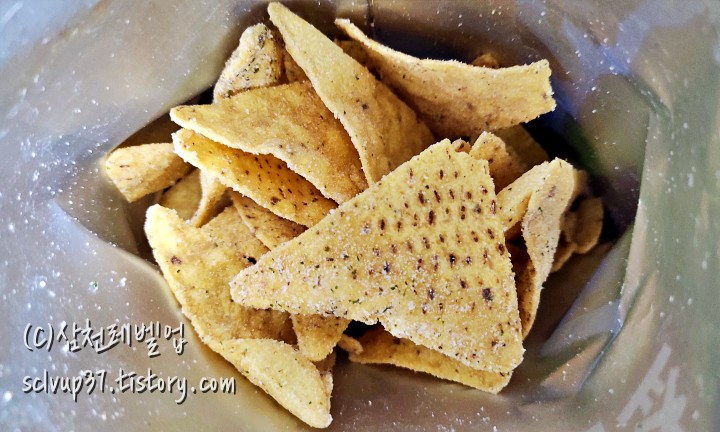 오리온 도도한 나쵸 사워크림 어니언맛 개봉 후