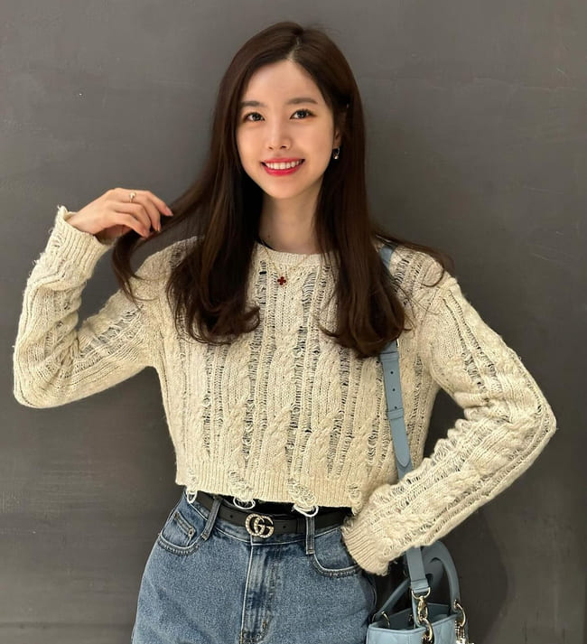 진세연 사복