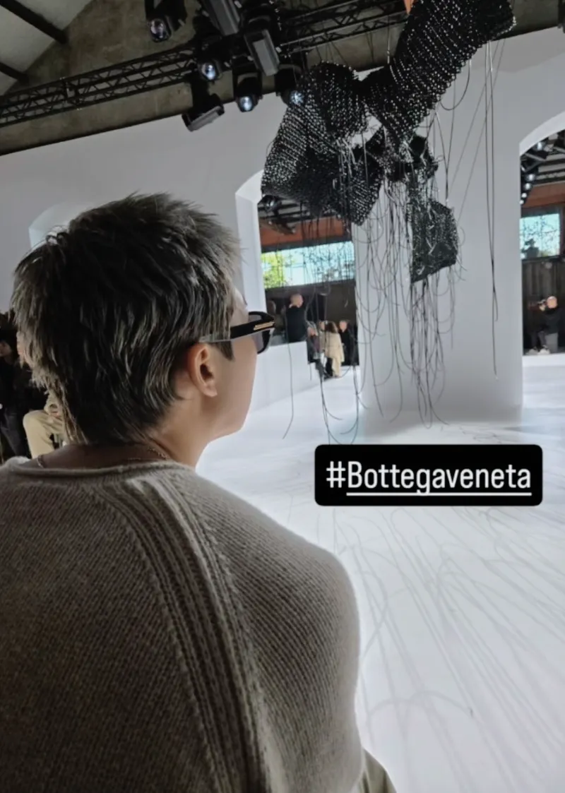 RM 보테가 베네타, RM 공항패션, BTS RM 보테가 베네타, RM 밀라노 패션위크, RM 오디세이 트롤리, 보테가 베네타 인트레치아토, 보테가 베네타 공항패션, 조용한 럭셔리, 실용적 럭셔리, BTS RM 패션, 2026 밀라노 패션위크, RM 럭셔리 패션, RM 스타일링, 보테가 베네타 가방, RM 런웨이 패션