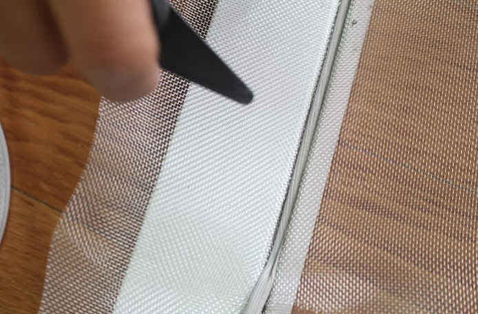 방충망-개스킷-눌러주기