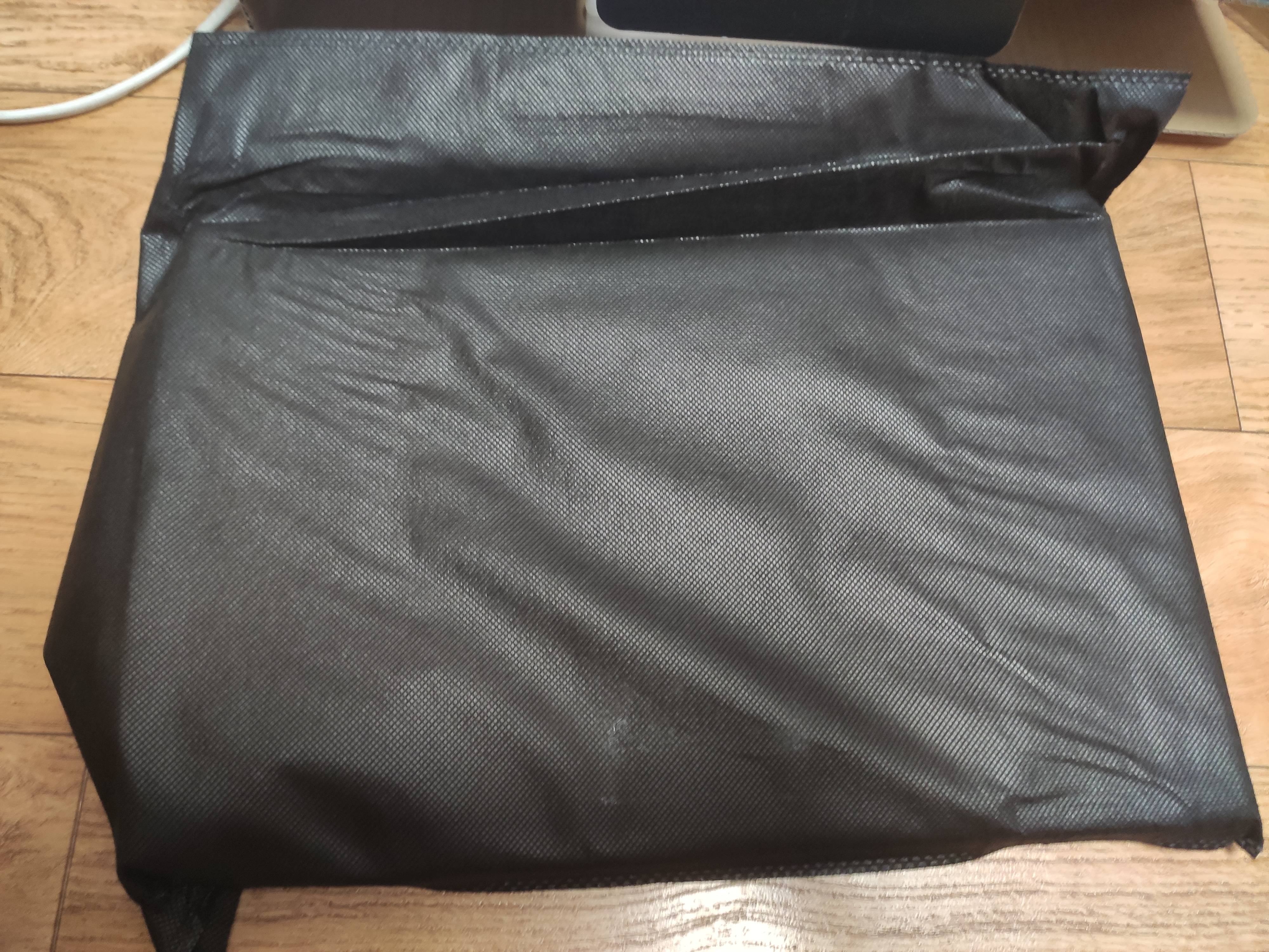 천에 가려진 제품 본체