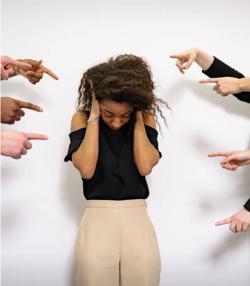 따돌림으로 인한 고통