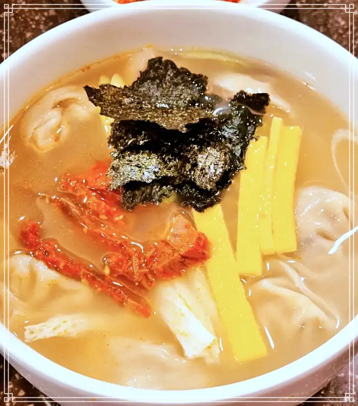 켄싱턴호텔 국회의사당역 여의도 맛집 손만두 떡국, 김치만두 만두국, 술국