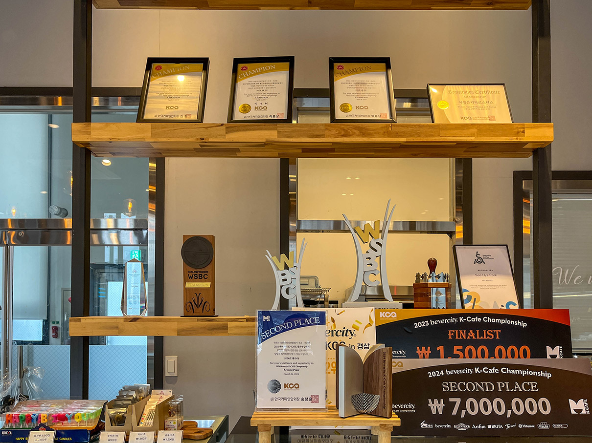 어셈블커피로스터즈 내부