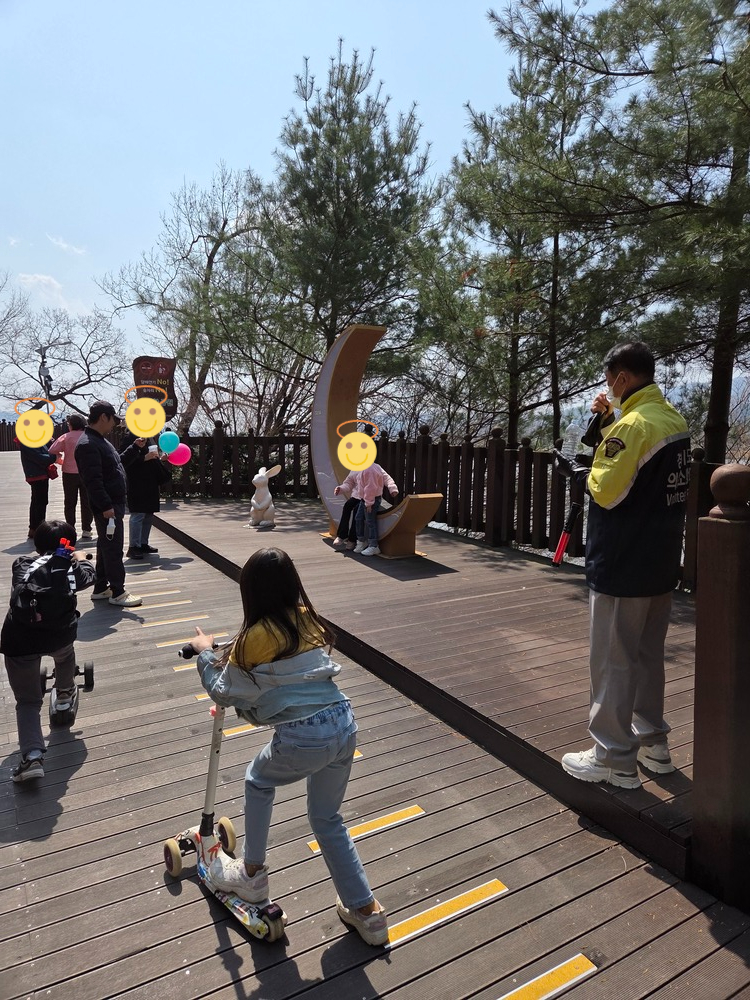 초승달 의자