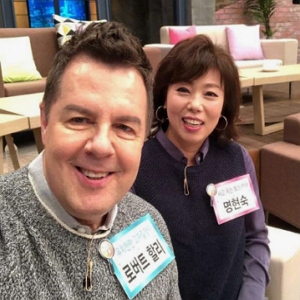 로버트_할리_부인_방송