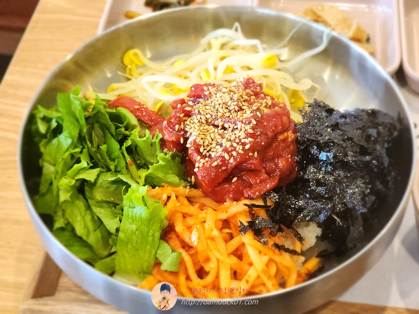 육회비빔밥 + 만두단품