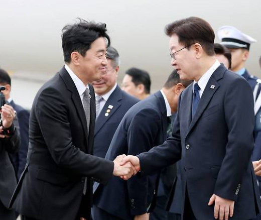 강훈식 비서실장 사의