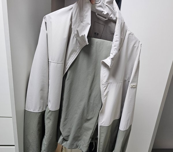 고어텍스 재질의 자켓 바지