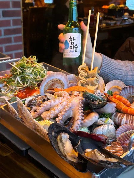 생생정보 대결 맛 대 맛 철판 삼겹살 해물 전골 vs 철판 오겹살 수육 한 상 음식점 위치