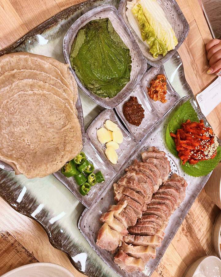 백반기행 신소율 편 흑돼지보쌈 비빔막국수 수육 코다리막국수 고기국수 원주 맛집 소개