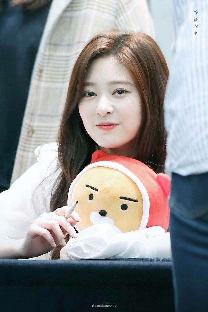 아이즈원 김민주 최애사진
