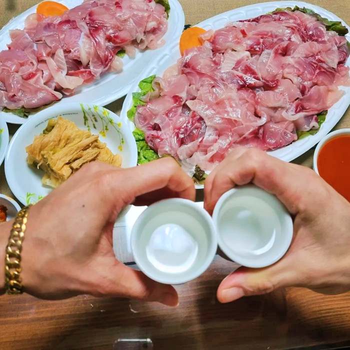 20년 단골은 기본 입소문 난 향어 회 향어회 향어매운탕 전주 맛집 추천 생방송투데이 자족식당