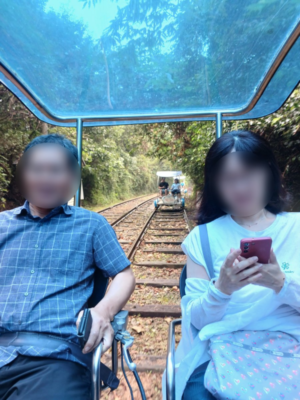 레일바이크 뒷차가 따라오다