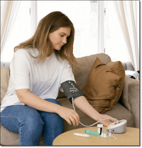 홍국 구기자 시너지 효과 심혈관 건강, 혈압 체크 하는 고혈압 여성