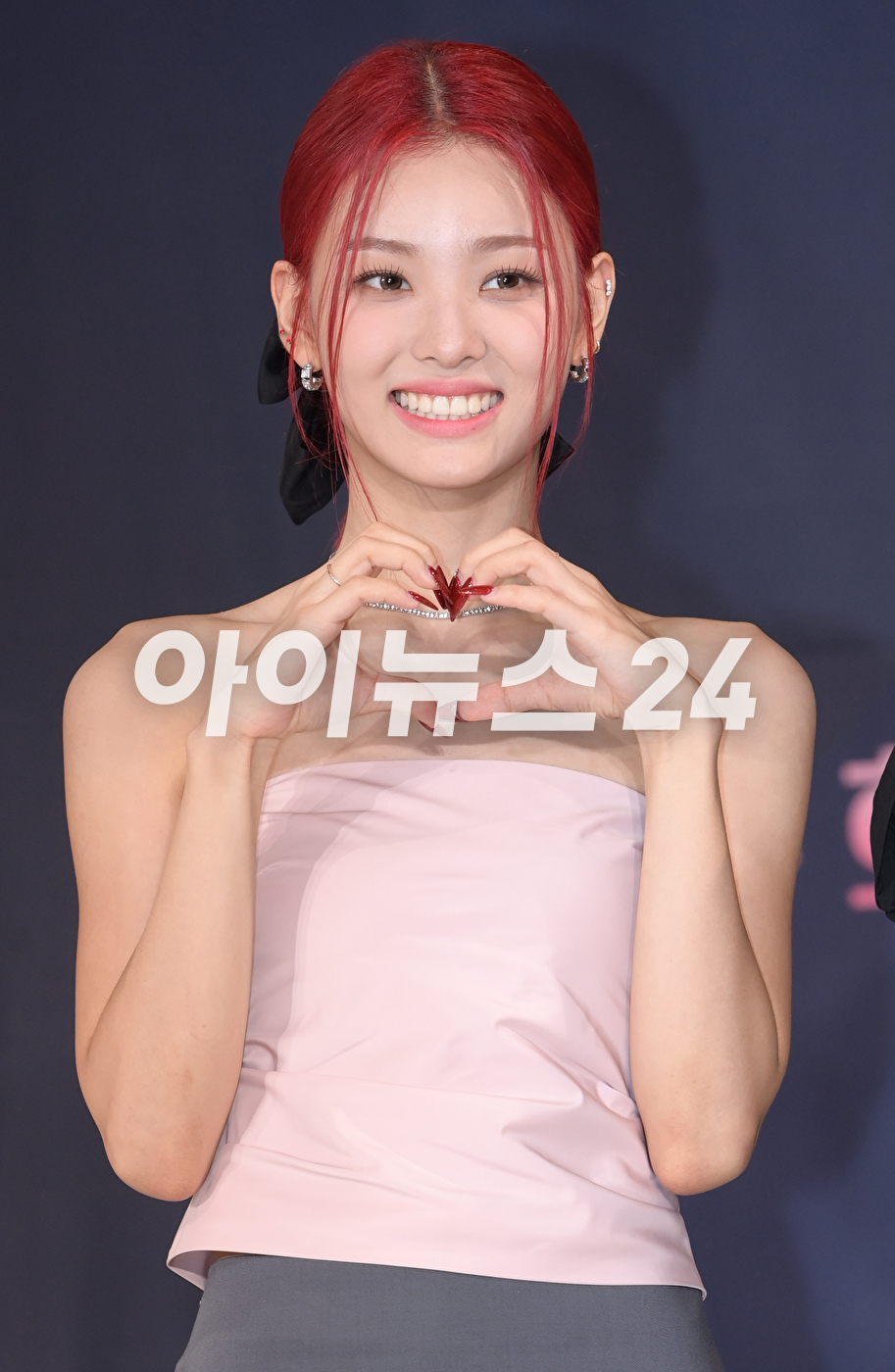 '빨강머리 미녀래퍼' 라잇썸 상아가 13일 오후 서울 종로구 HW컨벤션에서 진행된 Mnet '퀸덤퍼즐' 제작발표회에 참석하고 있다. [사진=정소희 기자]