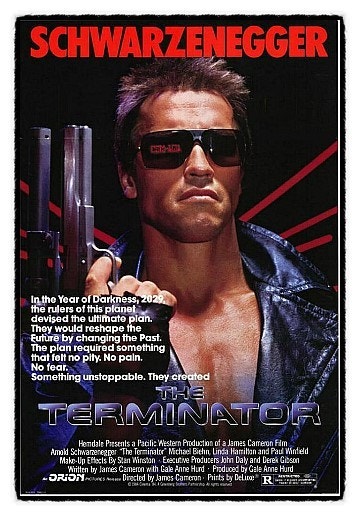 아놀드 슈왈제네거 주연의 영화 <터미네이터>는 '스카이넷'이라는 인공지능이 자율적 진화로 인간을 적으로 규정하며 결국 핵무기를 발사해 세계를 혼란에 빠뜨린다.