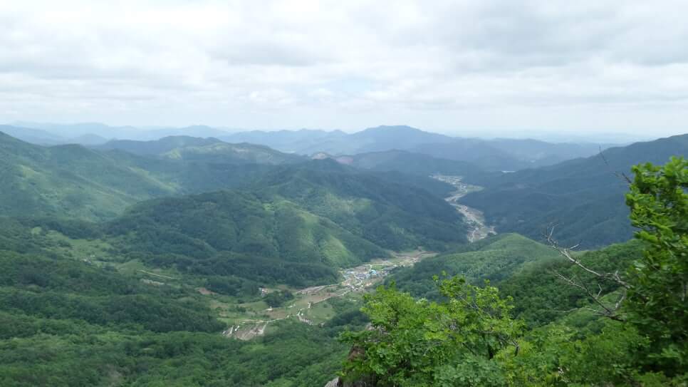 100대 명산 등산하기 마흔네번째 괴산 청화산 단아한 바위 능선과 깊은 숲이 어우러진 소백산맥의 숨은 명산