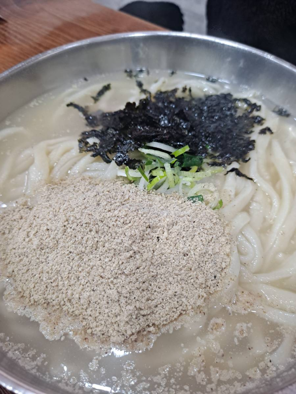 홍두깨 들깨칼국수