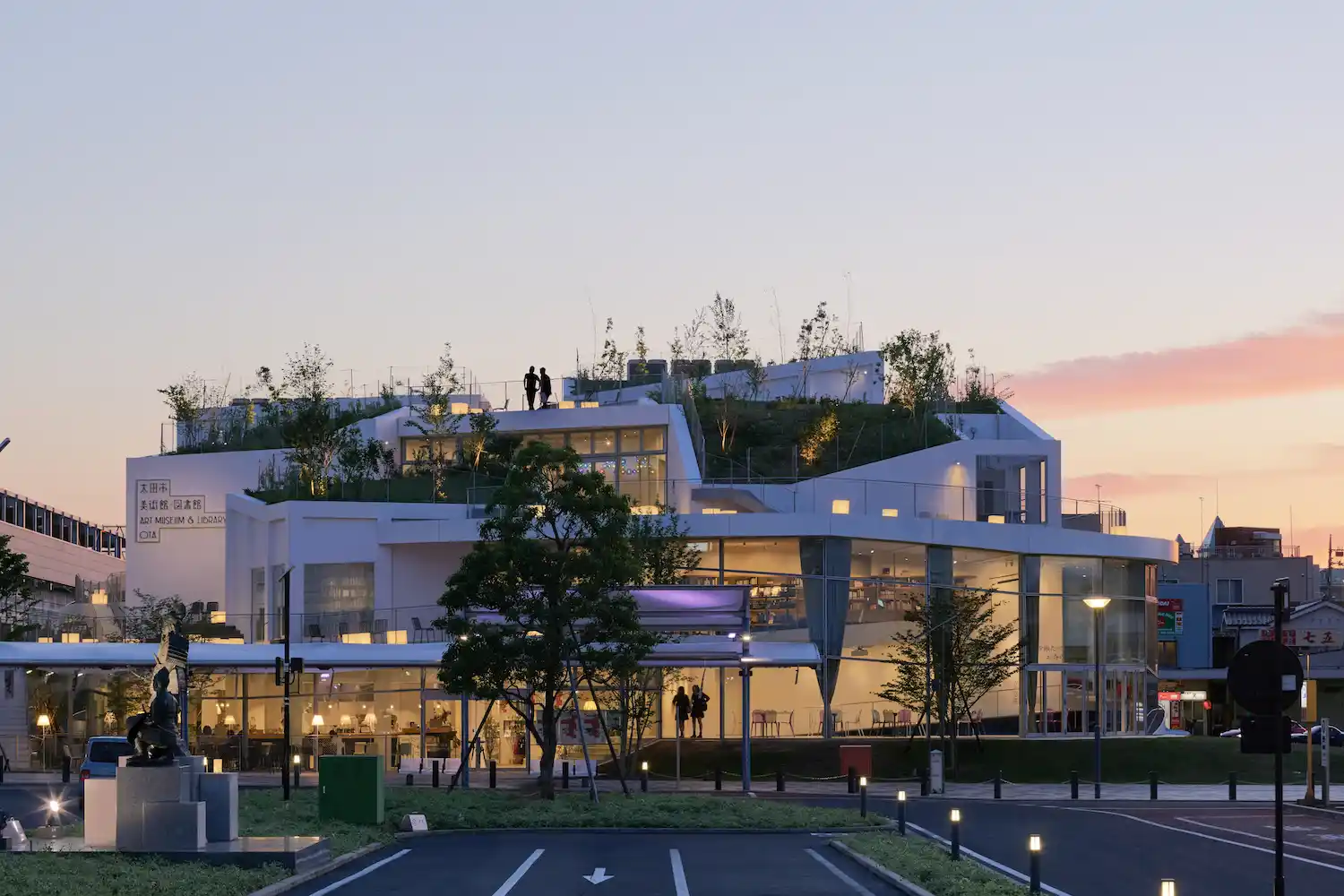 일본 도쿄 최신 핫플레이스 관광지 복합시설