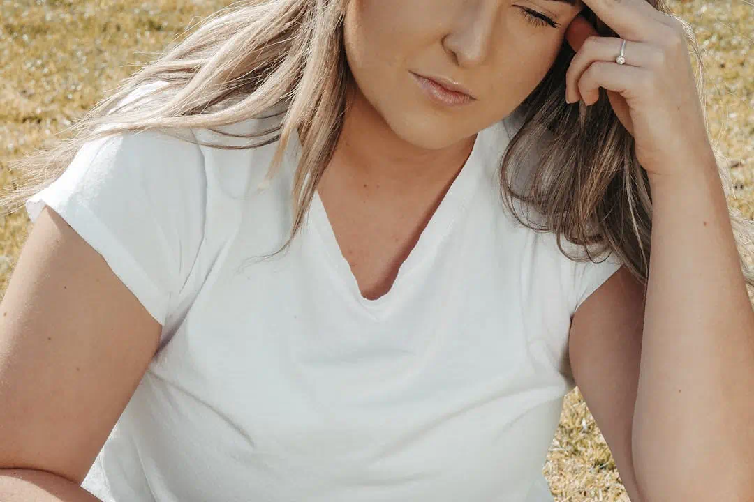 뇌경색 관련사진으로 두통의 모습을 표현4